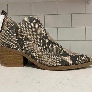 NWT Grey Snake Skin Boots - Universal Thread